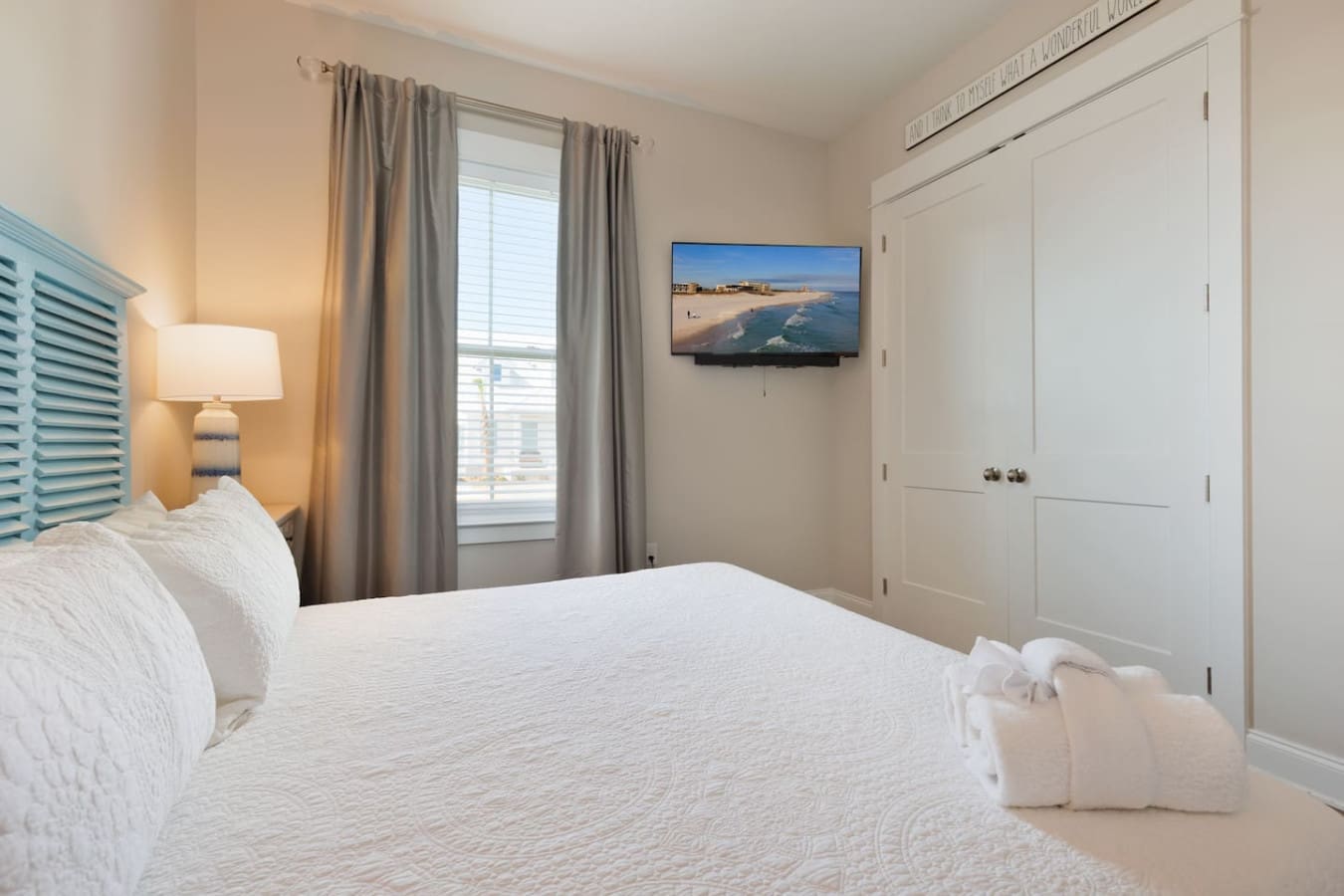 Wake up to those coastal vibes and ocean views—this bedroom is basically the definition of a peaceful beach escape without leaving your bed.