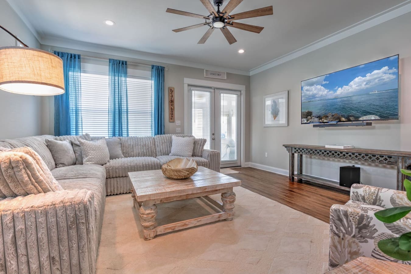 This living room is basically designed for lazy days with views and natural light pouring in from every angle.