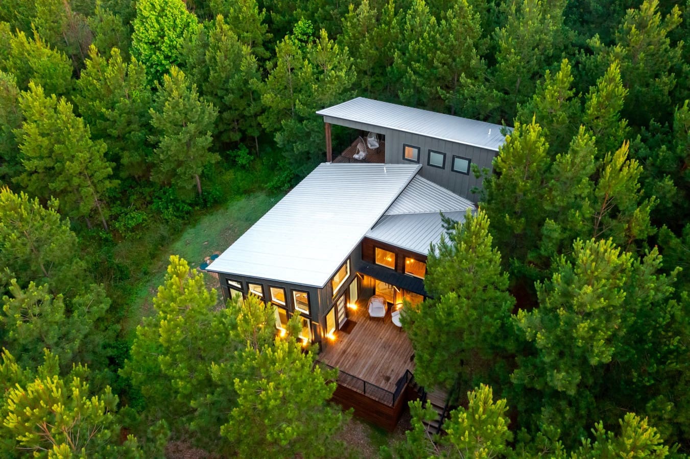 The ultimate forest retreat peace, privacy, and pine trees for days.