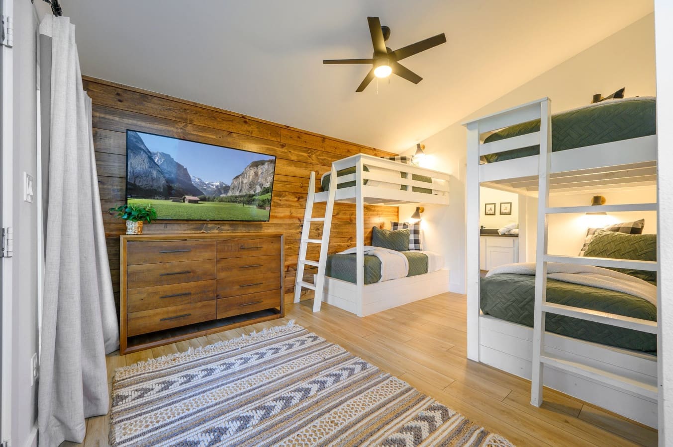 Bunk up and unwind