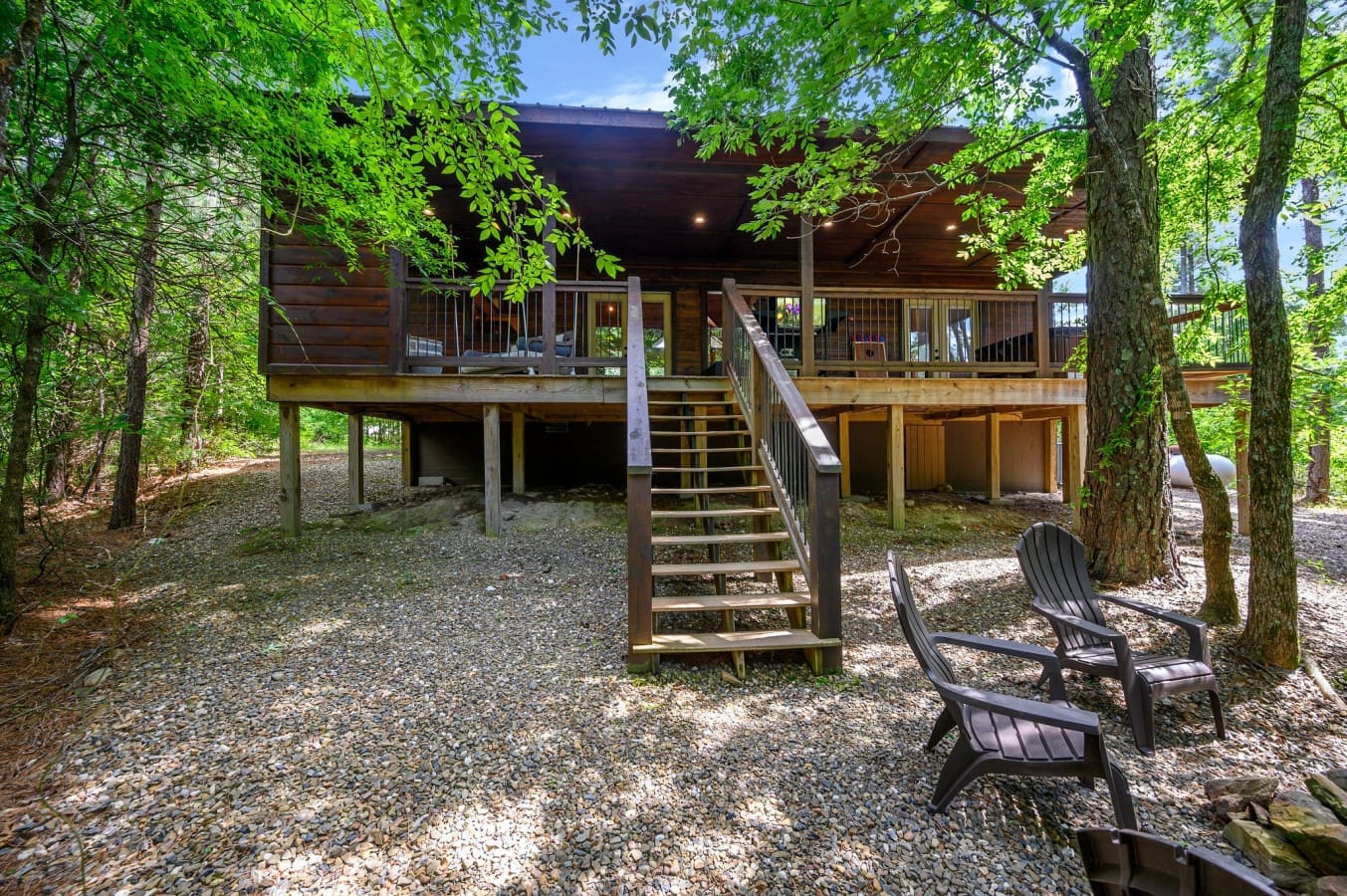 Your home away from home—stunning curb appeal and fresh air.