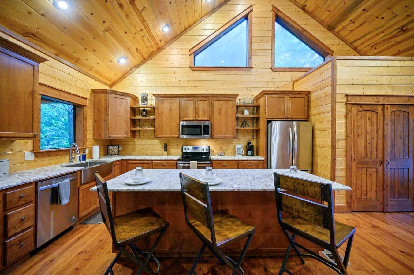 From morning pancakes to late-night snacks—this kitchen handles it all.
