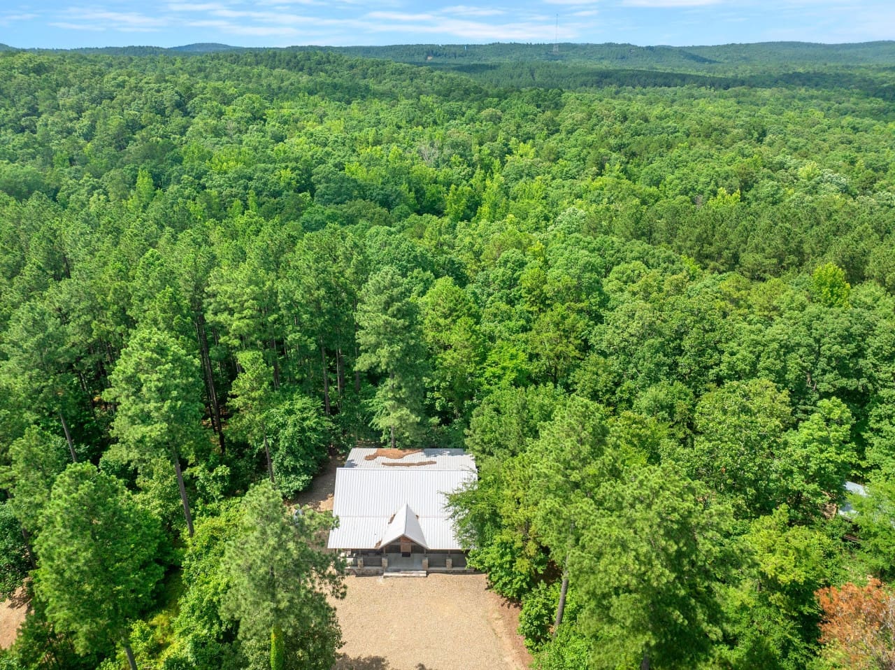 A bird’s-eye view of your secluded, peaceful cabin escape.