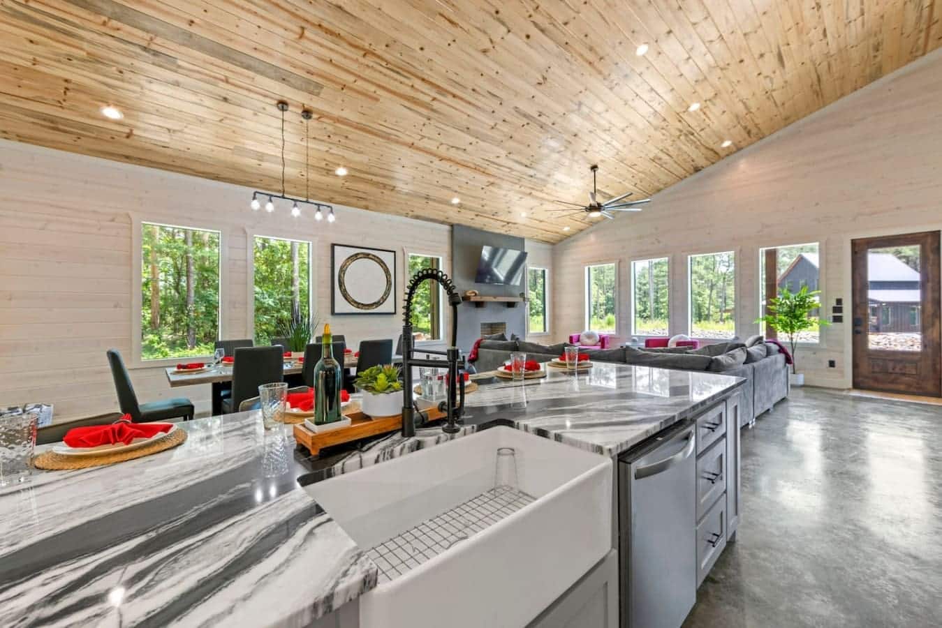 Open spaces. Warm finishes. Endless light. ✨ Whether you're cooking, dining, or lounging, this space brings everyone together in style.