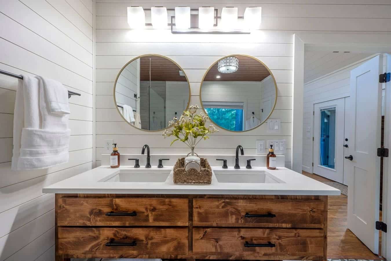 This double-sink bathroom is basically the kind of space where you and your travel buddy can actually get ready at the same time without fighting over counter space or mirror real estate.