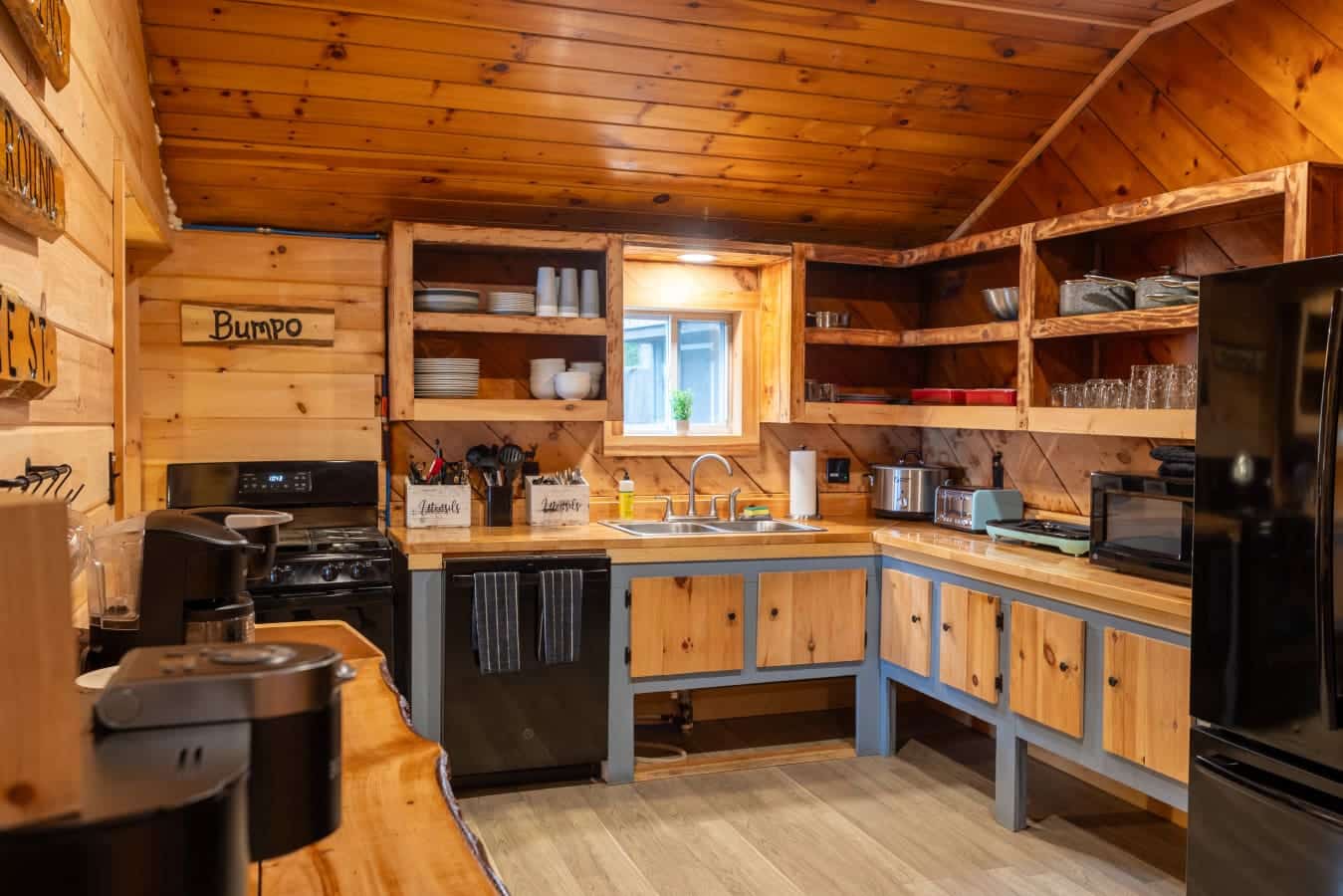This kitchen doesn’t just serve food — it serves calm.