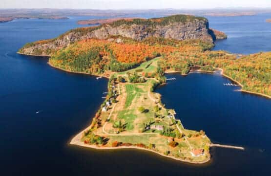 The bigger picture of cozy lakeside living.