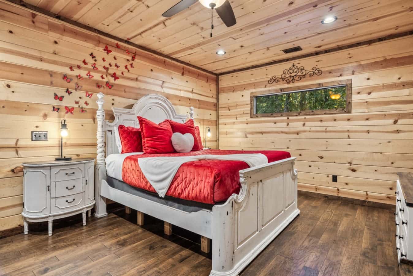 Style meets function: the perfect pairing for a dreamy bedroom!