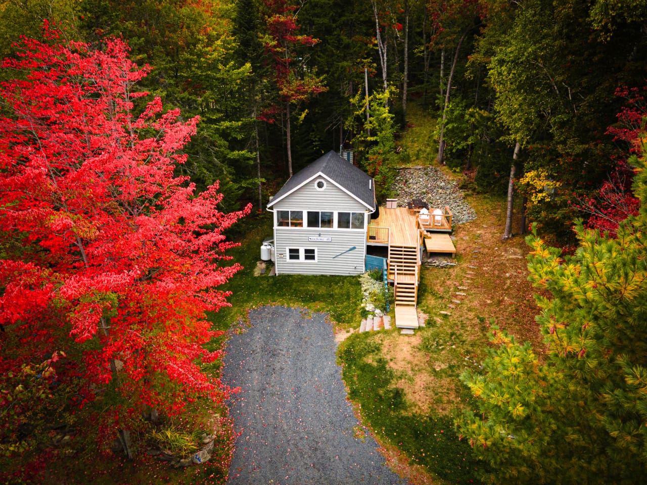 Bird’s-eye view of cabin and grounds.