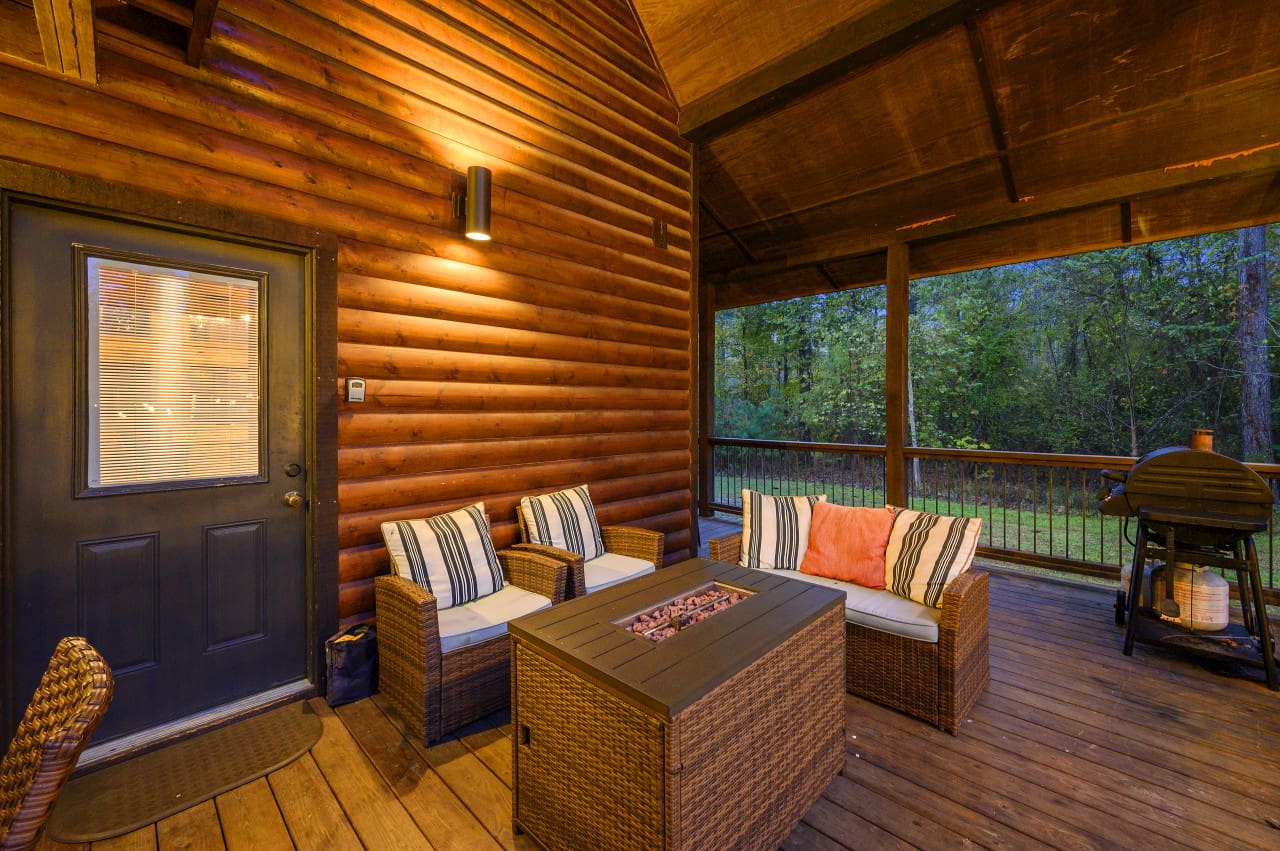 Relaxation unfolds under open skies.