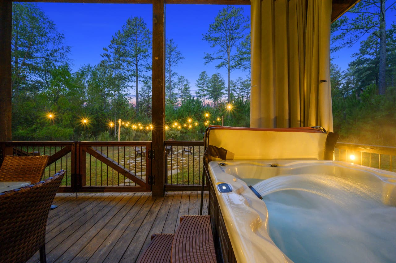 Daydream Chalet Jacuzzi: where relaxation meets rejuvenation.