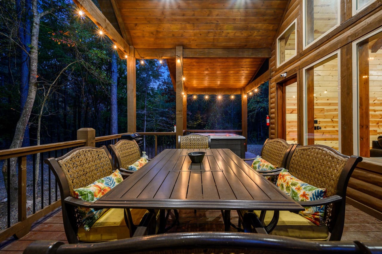 Inviting space where nature meets comfort.