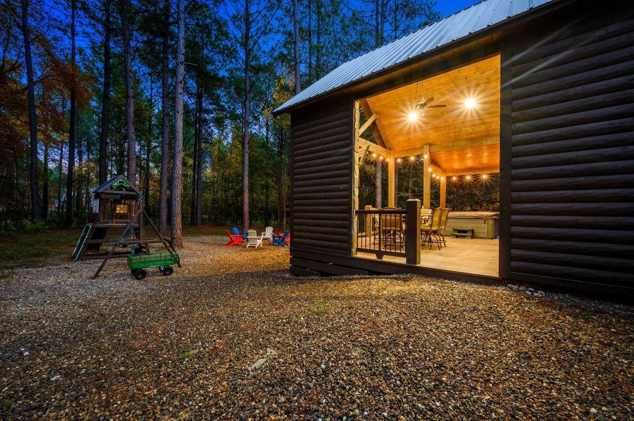 Inviting space where nature meets comfort.