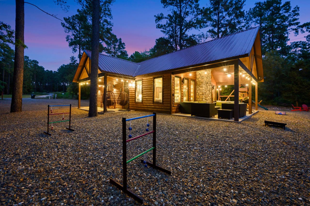 Lit-up nights and outdoor games: cabin perfection