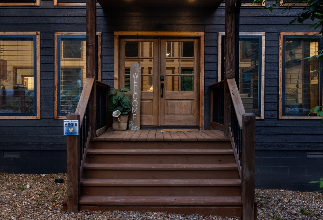 Opening doors to new beginnings. 🚪🌈