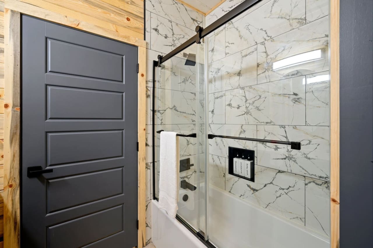 Enjoy a refreshing experience with the clarity and style of our glass shower enclosure.