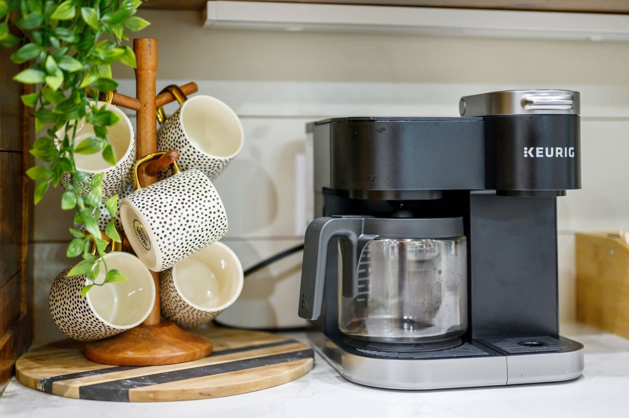 Wake up to fresh, aromatic coffee every morning with our stylish and efficient coffee maker.