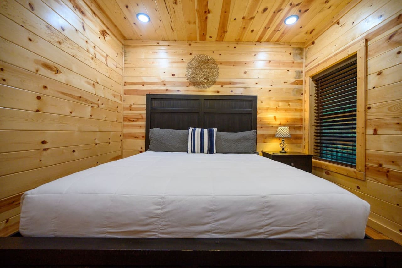 Sleep in pure luxury with the crisp, clean comfort of white sheets.