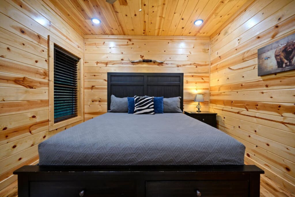 Relax and recharge in a space where comfort meets elegance.