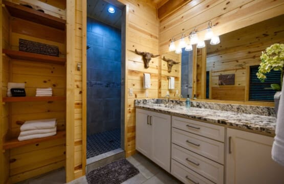 From neatly arranged essentials to a polished look, an organized bathroom makes every day brighter.