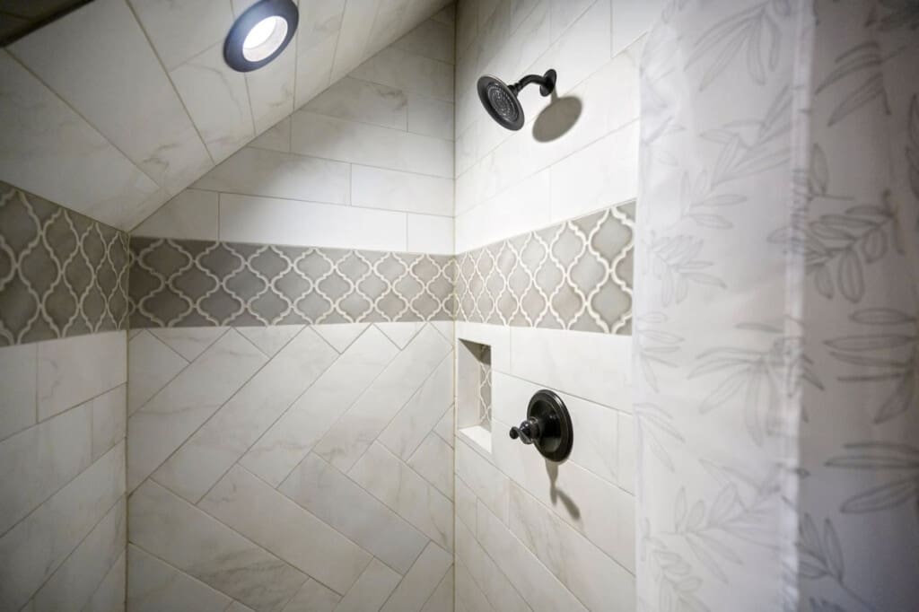 Step into comfort and refreshment with our modern shower, designed to provide a rejuvenating experience every time.