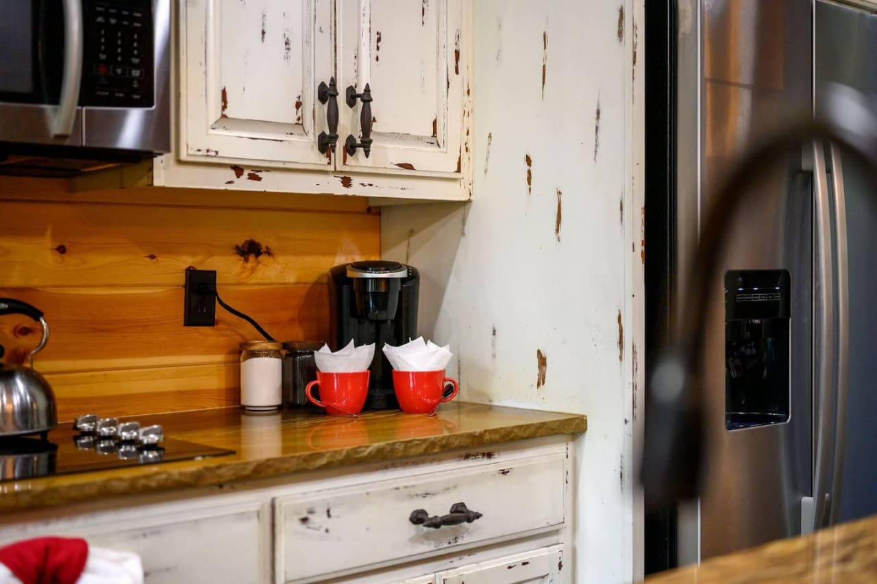 Start your day with a perfect brew—our coffee maker brings fresh, aromatic coffee right to your kitchen.