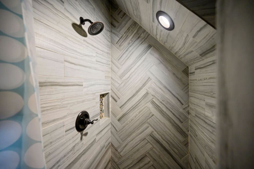 Indulge in a spa-like retreat right at home with our high-performance shower, perfect for a revitalizing start or end to your day.