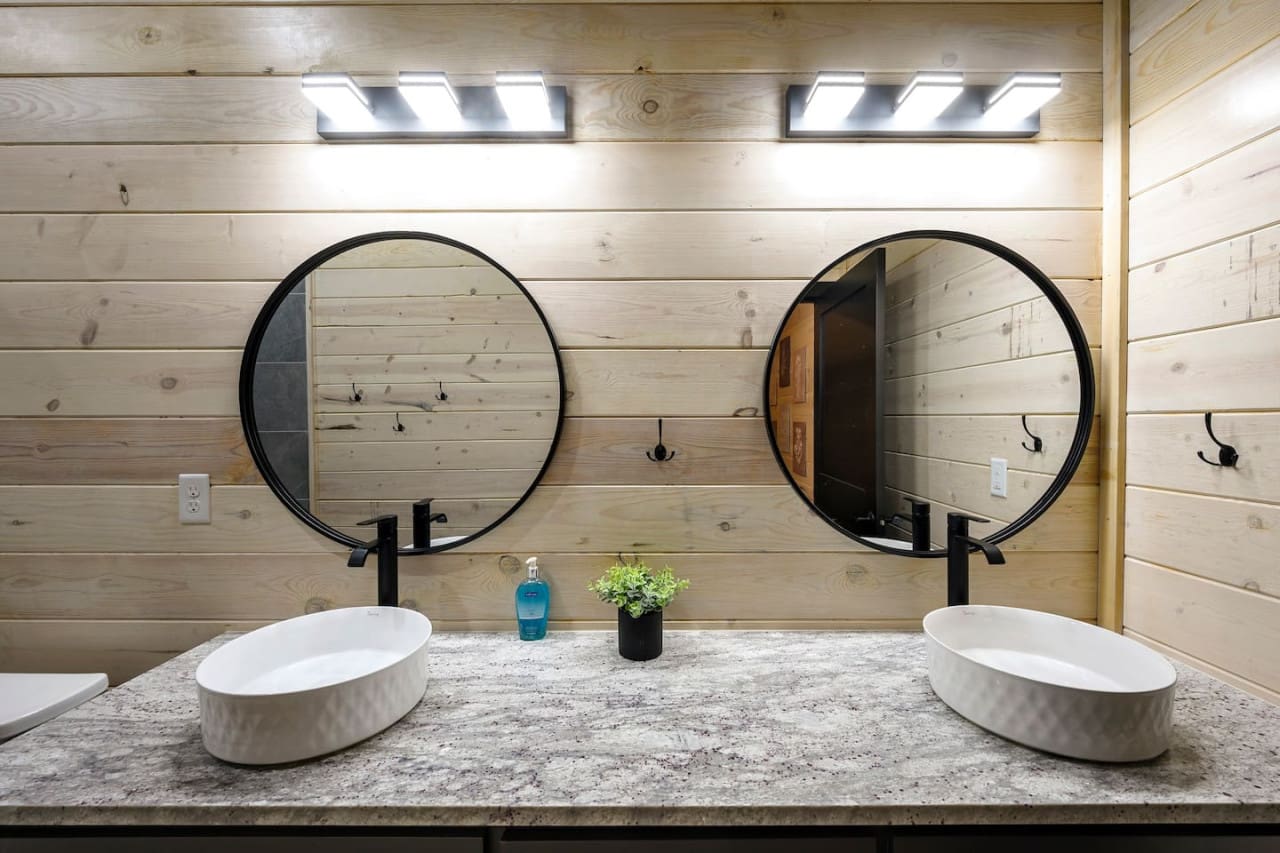 Two sinks, one space—where functionality meets elegance!