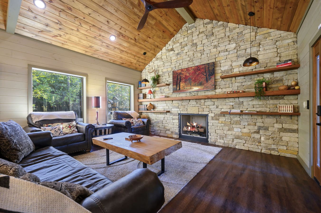 Spacious space to relax and unwind.