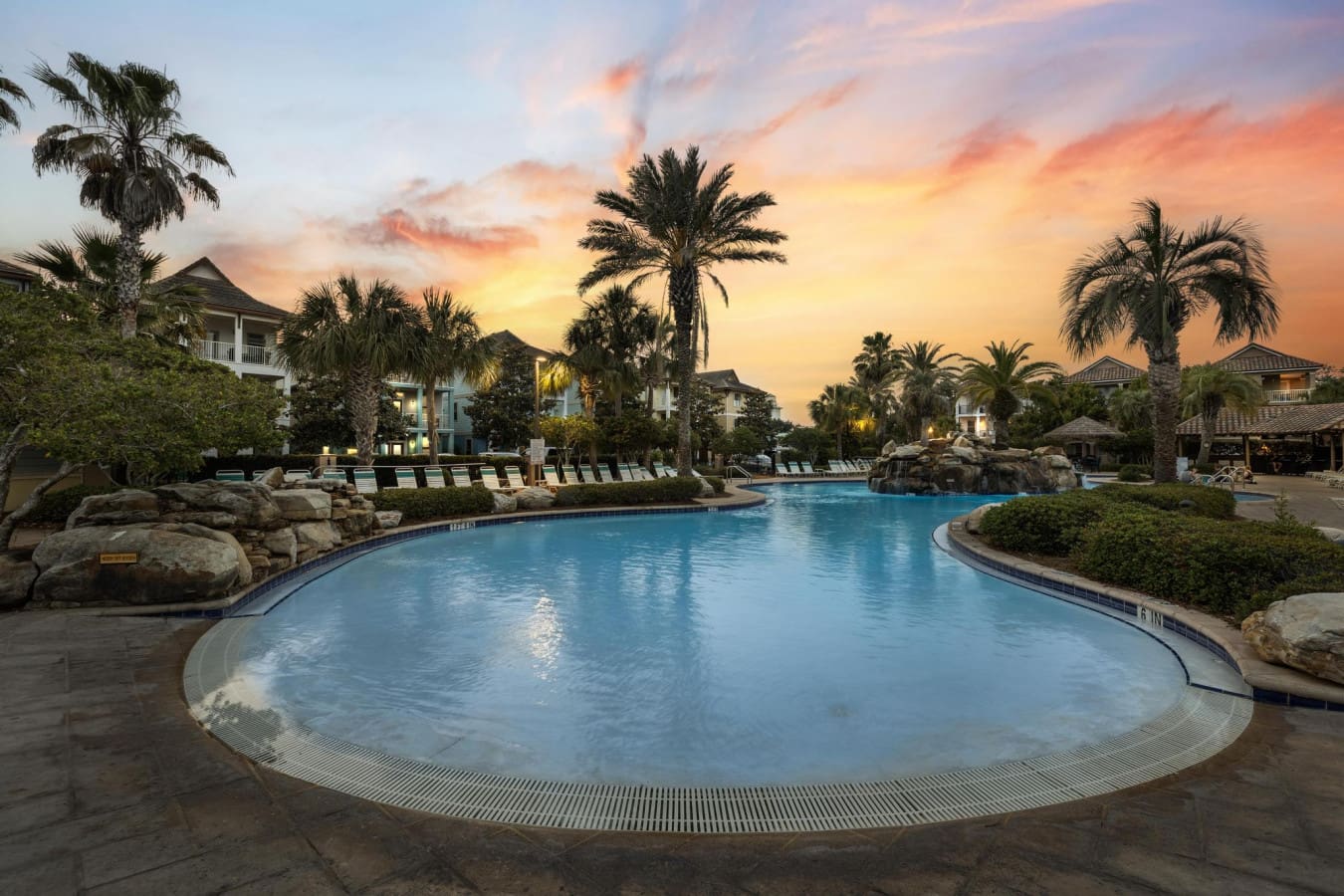 Where every splash comes with a view—welcome to poolside paradise.