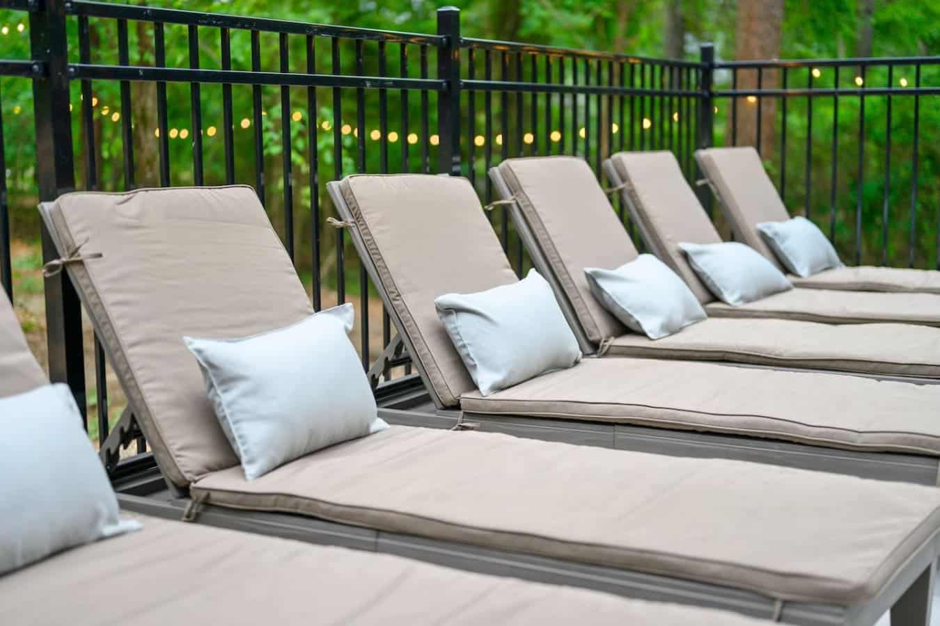 Grab a lounger, throw a pillow behind your head, and zone out while the forest does its thing around you.