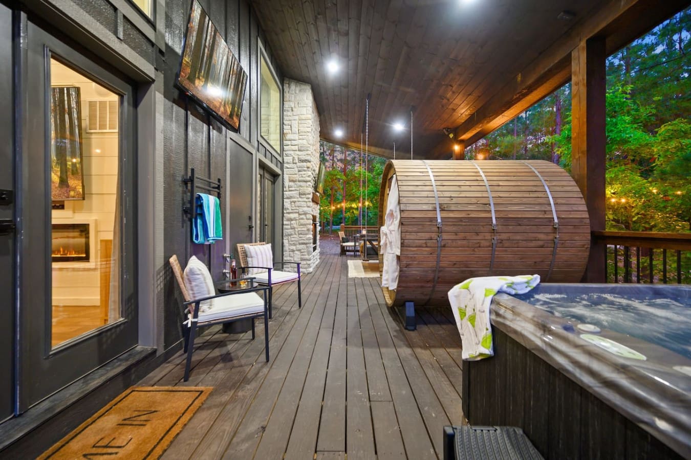 Nothing quite beats unwinding on the deck with a barrel sauna right there waiting for you to take your relaxation game to the next level.