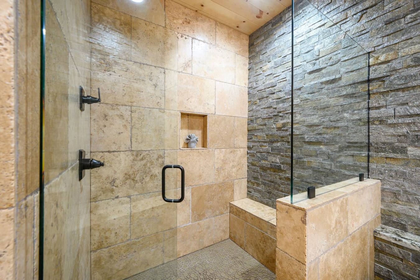 Freshen up in cabin-cozy style.