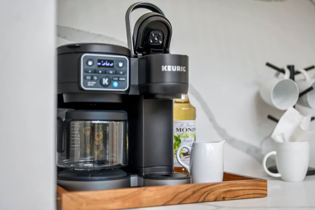 Your perfect cup awaits—fresh brews, comfy views, and mornings that start slow.