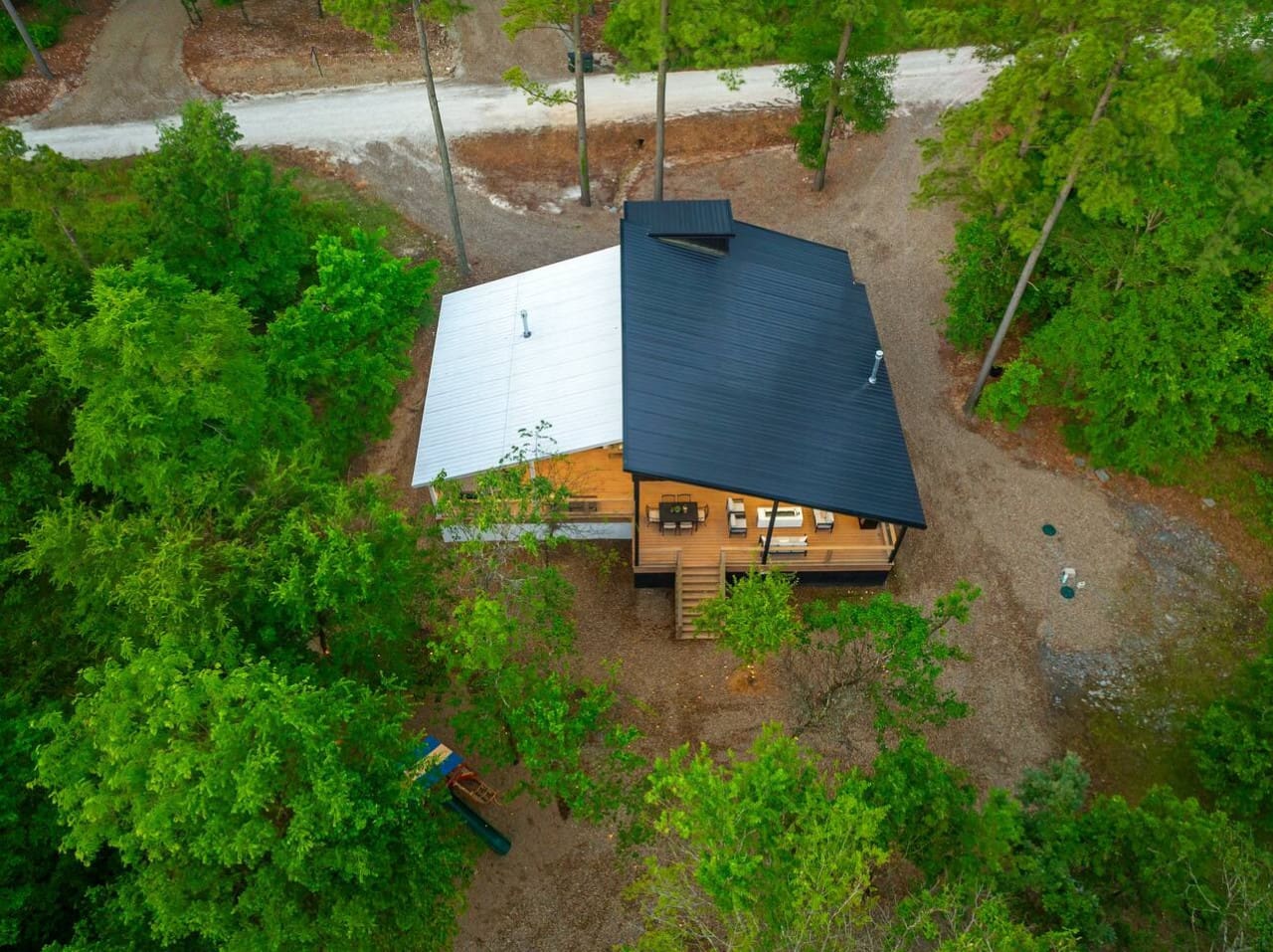 Cabin comforts meet forest serenity—your perfect hideaway starts here.