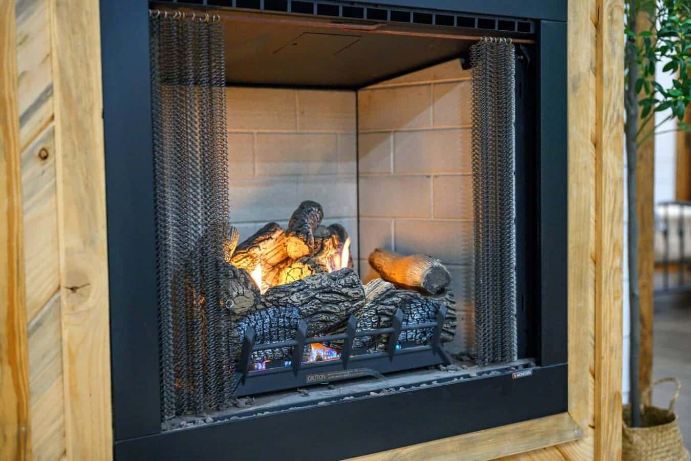Where warmth meets woodsy comfort.