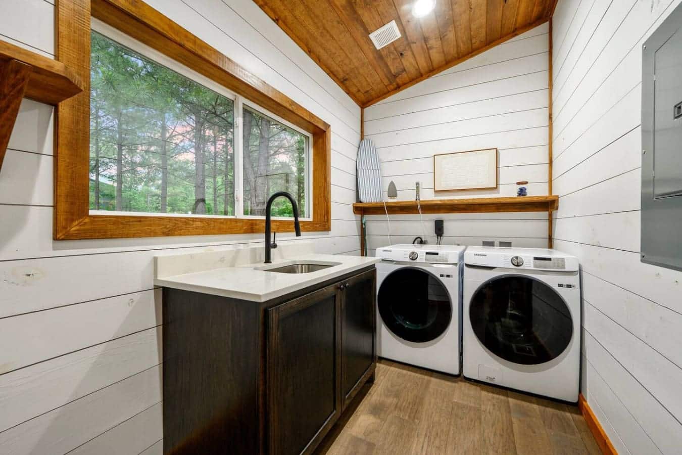 Fresh air, fresh linens, fresh vibes.