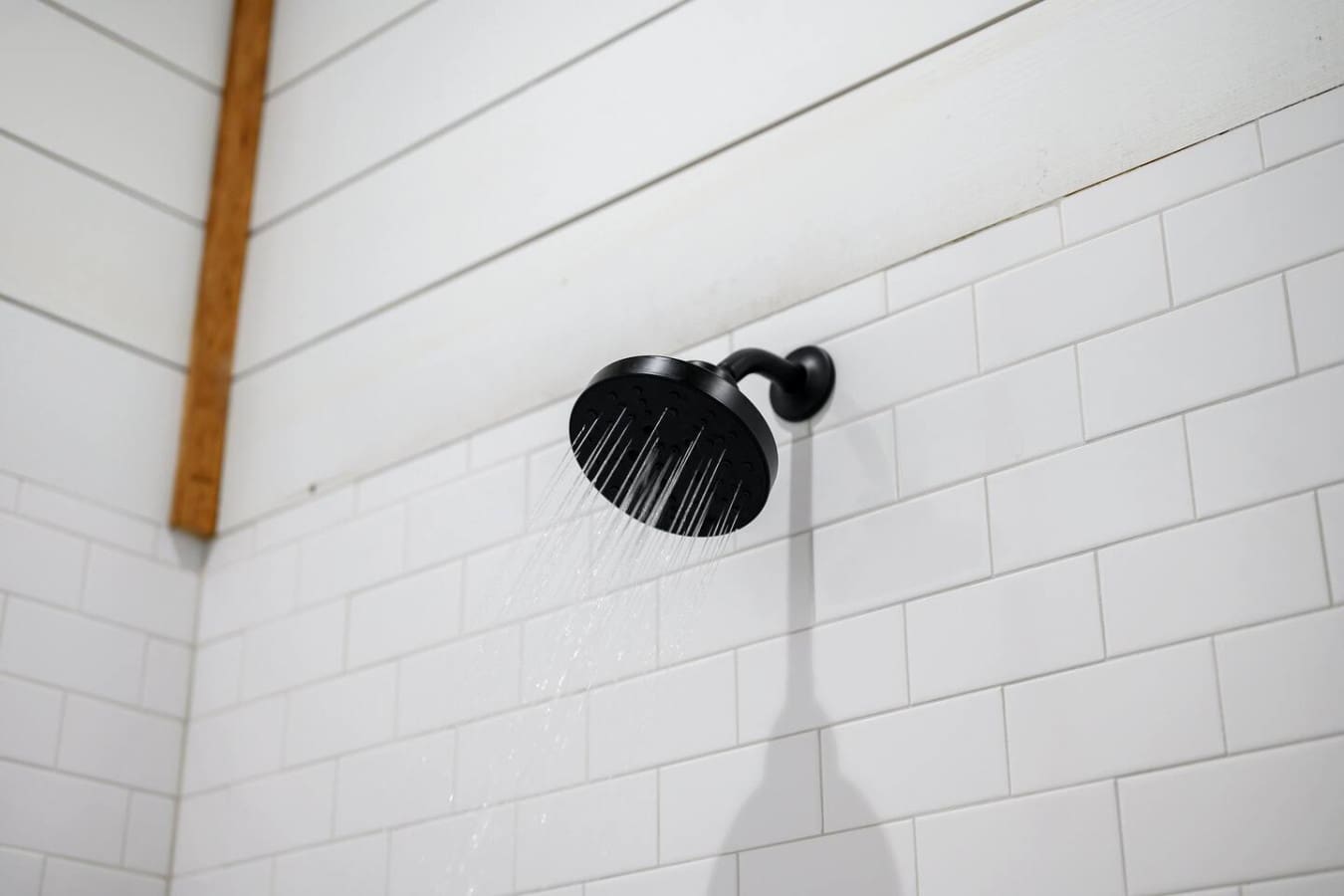 Minimalist mood, maximum refresh.