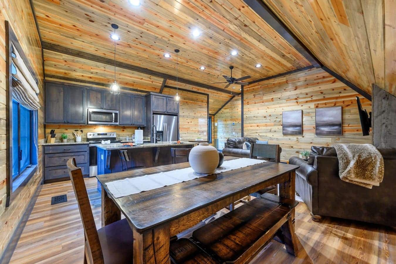 A kitchen made for morning coffee, late-night snacks, and everything in between.