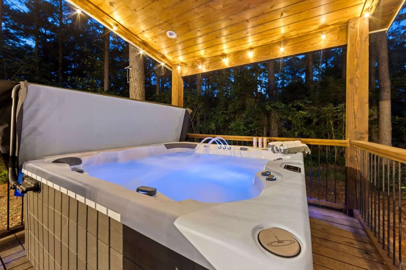 Let the jets melt your worries away. Nature will handle the rest.