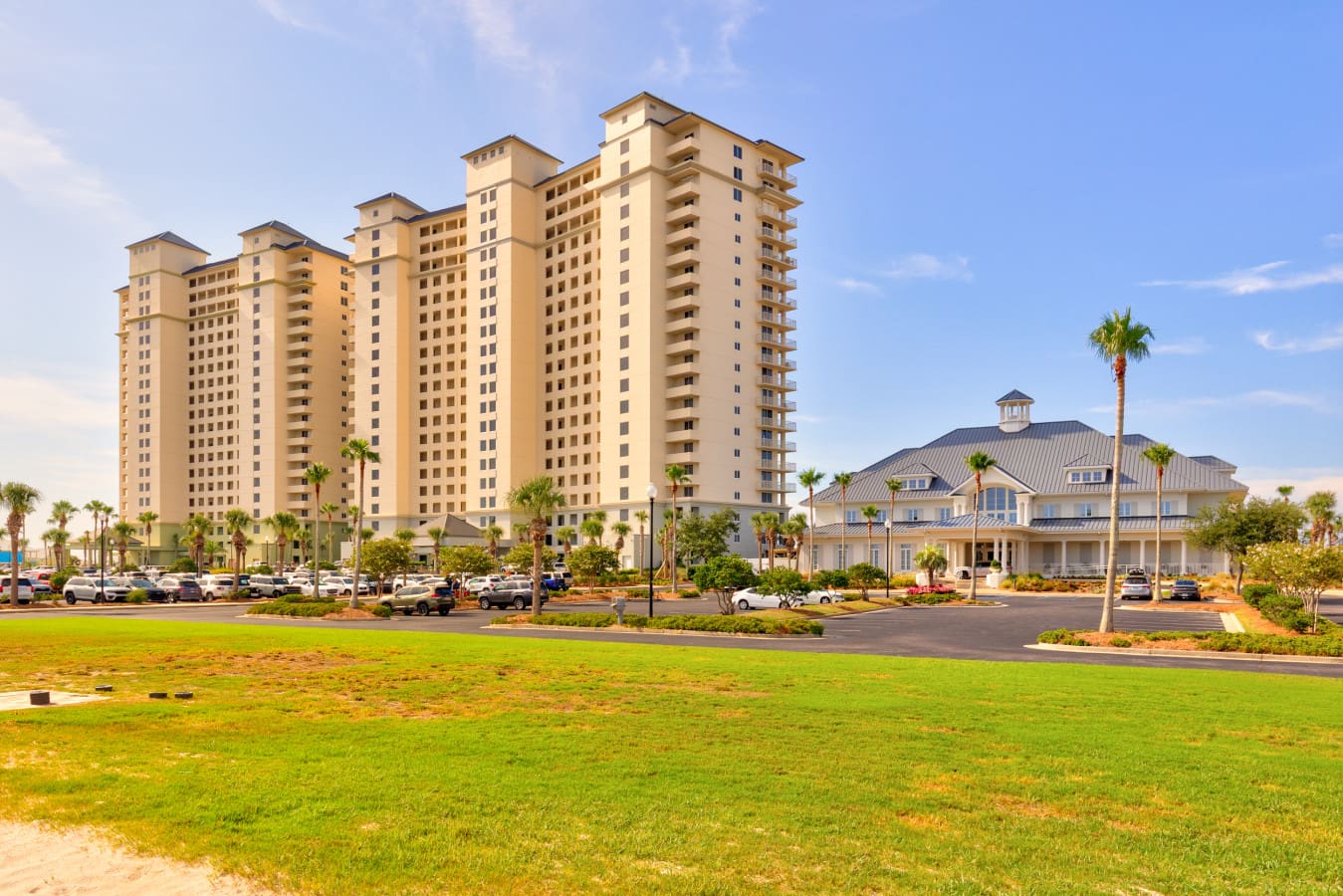 Beach days are just a few barefoot steps away.