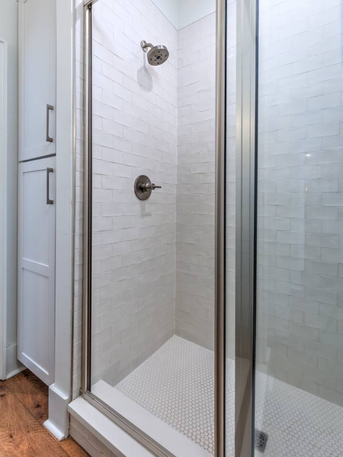 This shower is clean, bright, and no-fuss—exactly what you want when you're just trying to rinse off the salt water and sand before heading back out to enjoy your day.