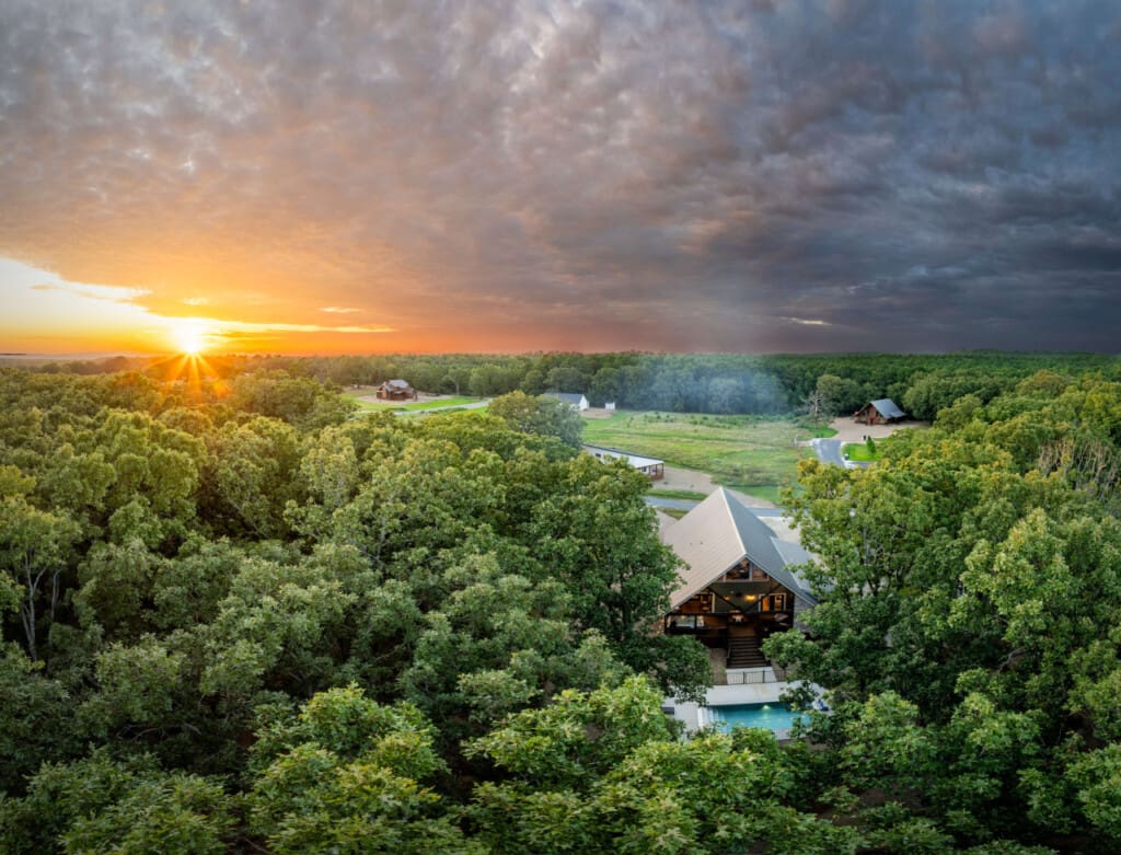 A sunset-cabin-pool-broken-bow.jpg