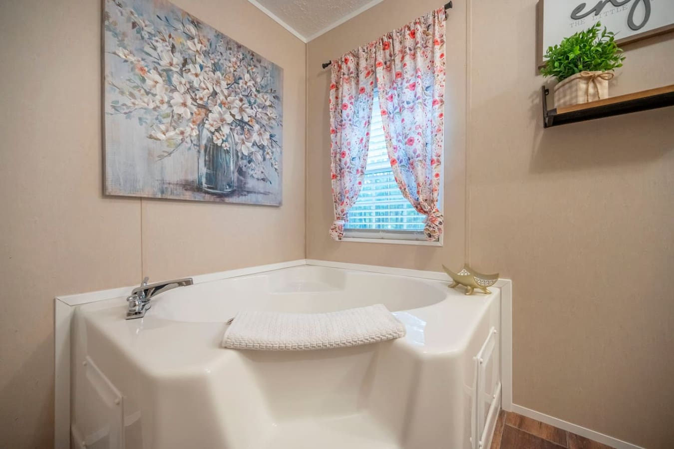 Soak your stress away in bubbling comfort.