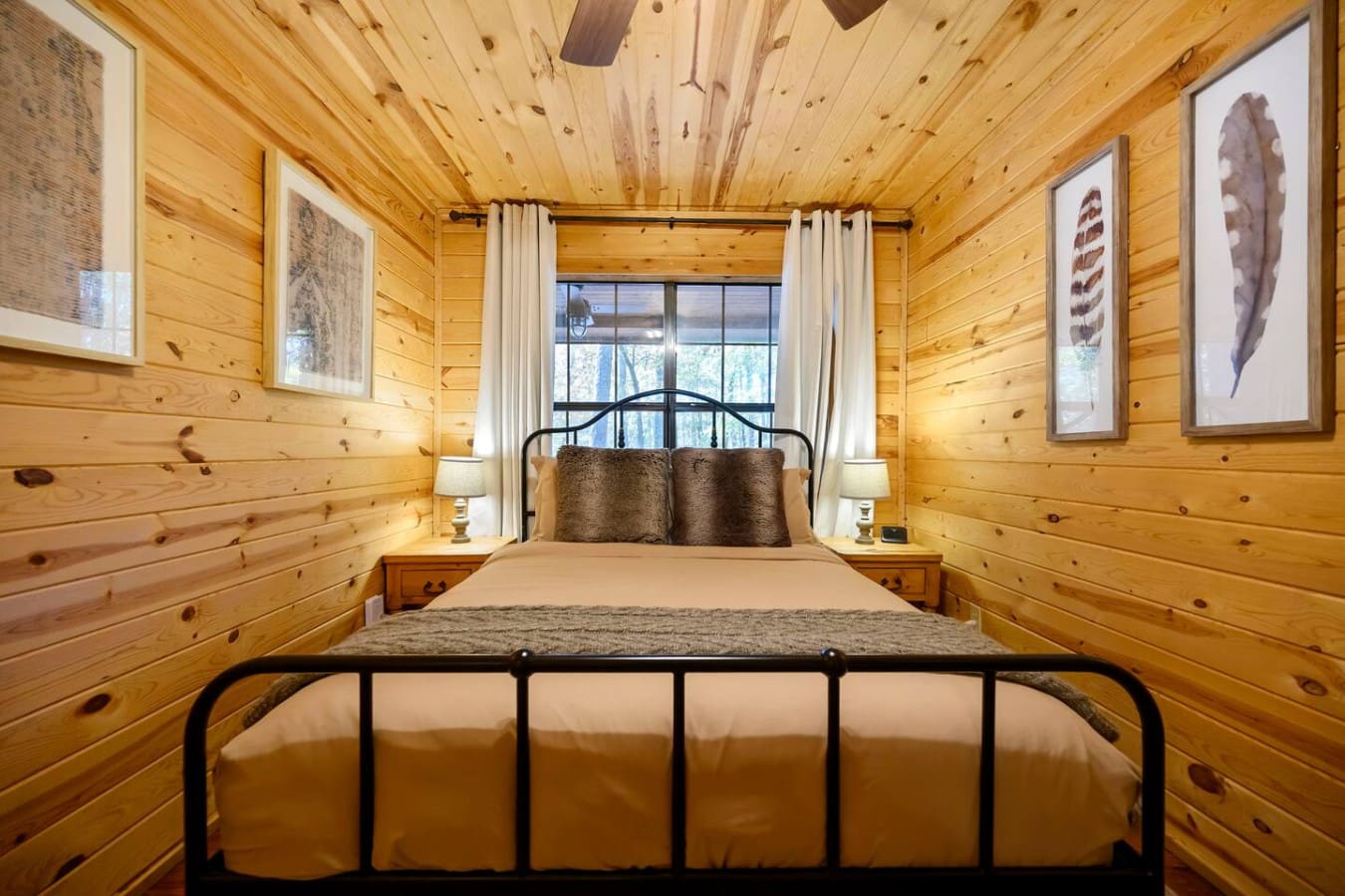 Comfortable bedroom designed for a relaxing stay, featuring cozy bedding, a peaceful atmosphere, and everything you need for a good nightโs rest.