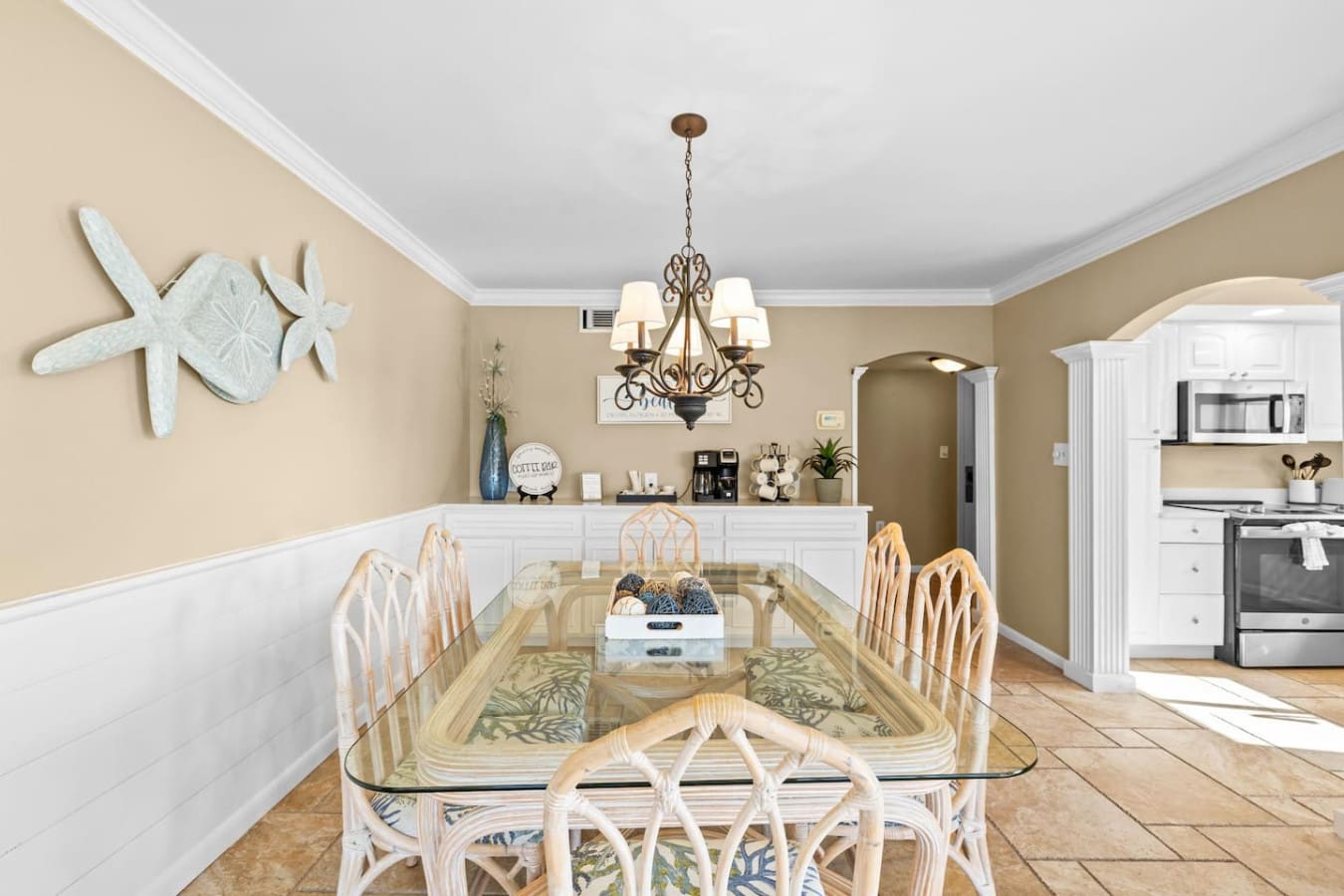 Elegant glass dining table that adds a modern touch, perfect for enjoying meals and meaningful conversations in style.