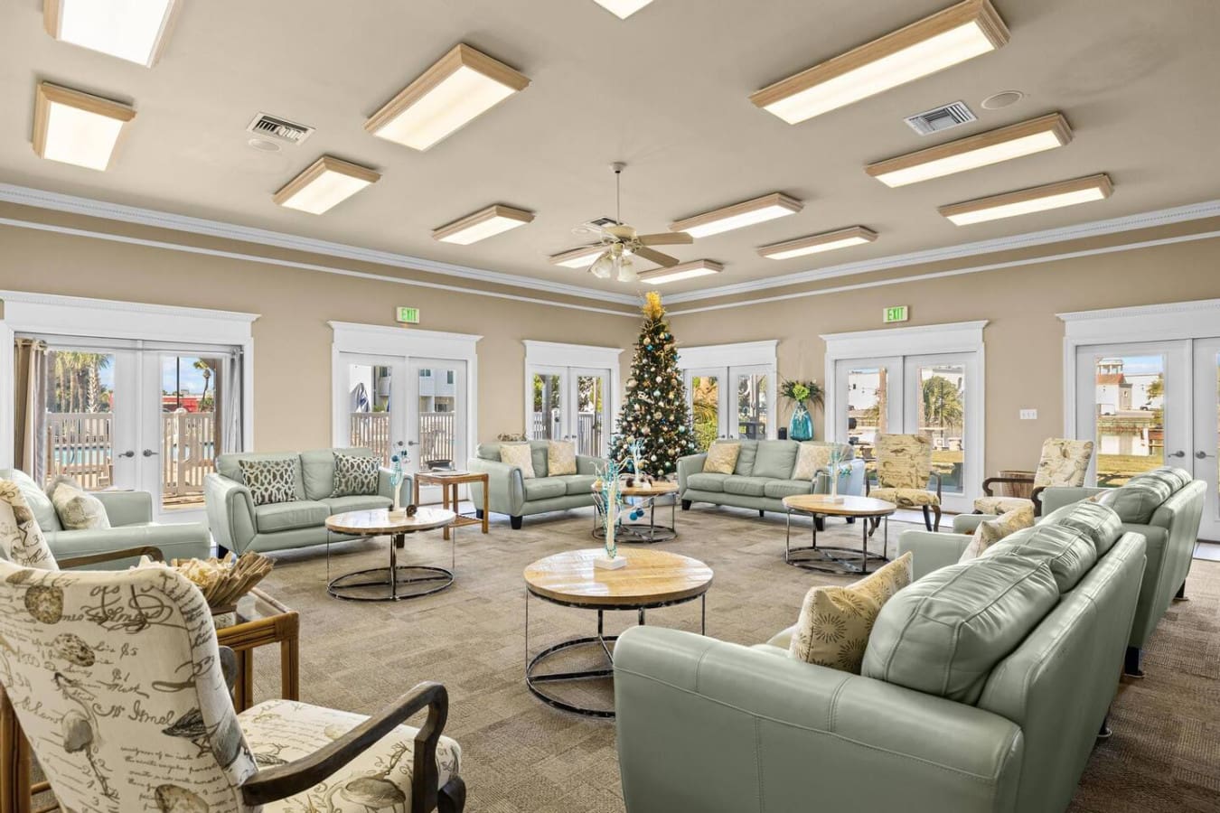 Spacious large living room designed for comfort and relaxation, perfect for gathering with family and friends.