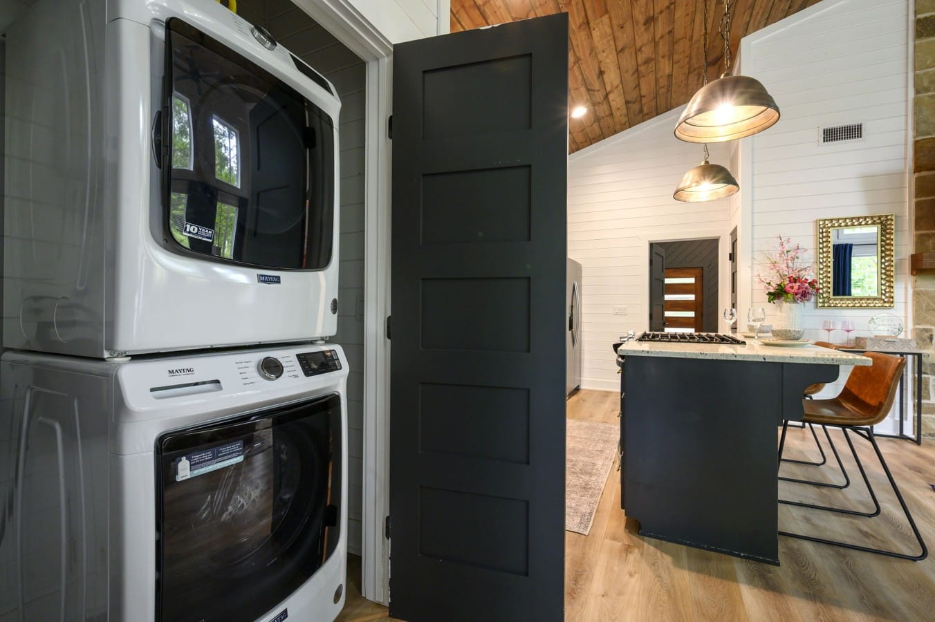 In-unit laundry means you can pack light and stay as long as you'd like.