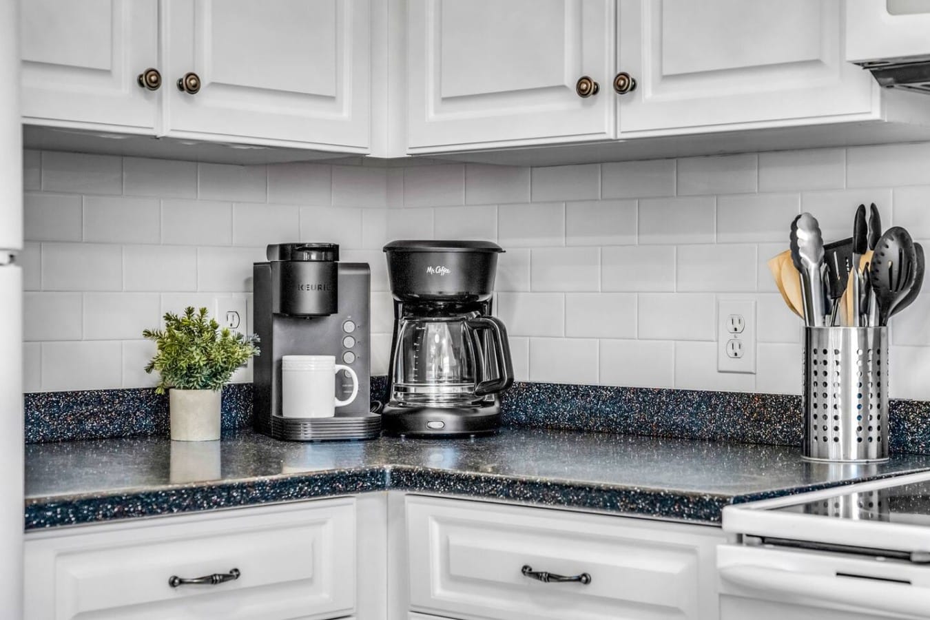 Brew your morning coffee and sip it on the deck as the Gulf wakes up too.