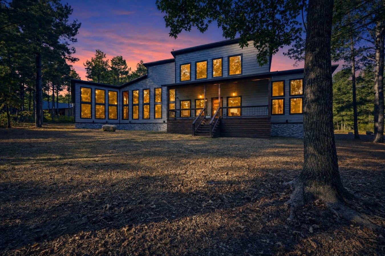 Floor-to-ceiling windows frame a show-stopping sunset from the comfort of inside.